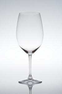 ボルドー型ワイングラス