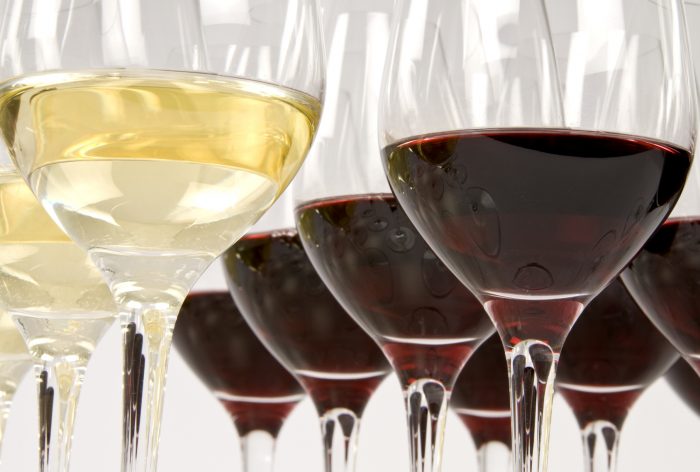 赤ワインと白ワインは使われるブドウの種類が違う